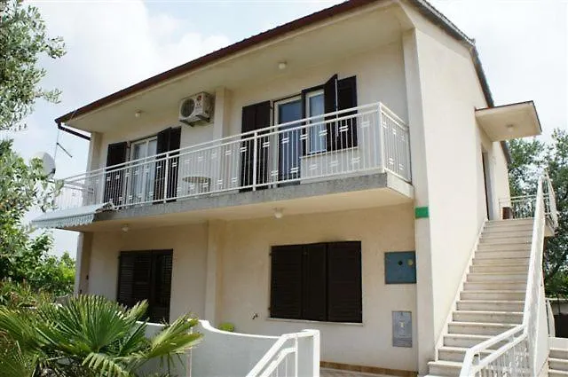 Sweet Family Apartement Pula