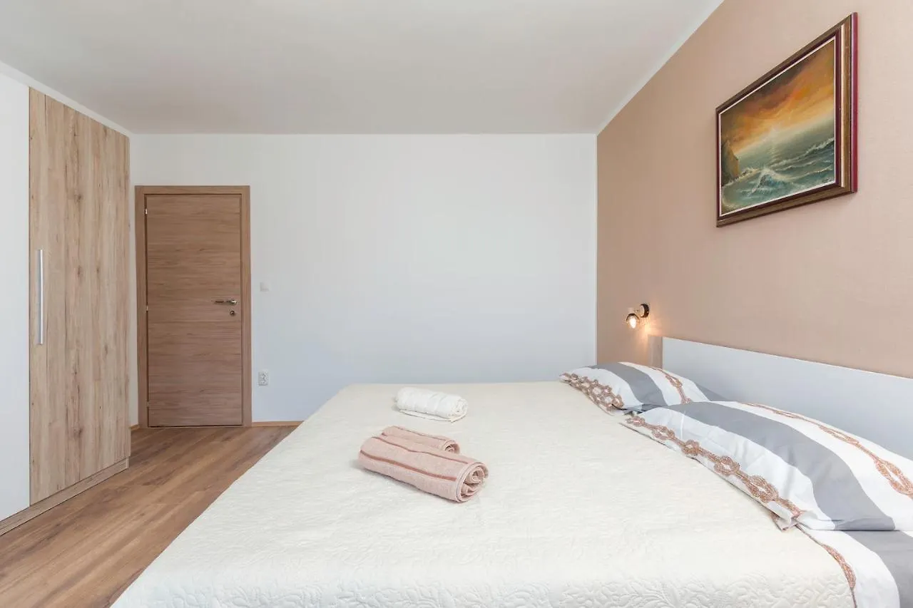 Sweet Family Apartement Pula Apartment